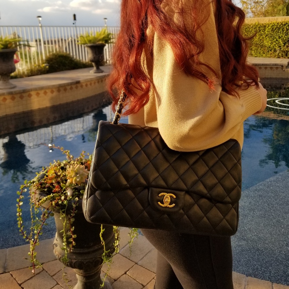 CHANEL Double Flap Black Hand - Picture 8 of 8